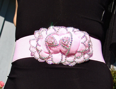 LIGHT PINK STRETCH BELT WITH TWO ROSES STONED WITH AURORA BOREALIS CRYSTALS